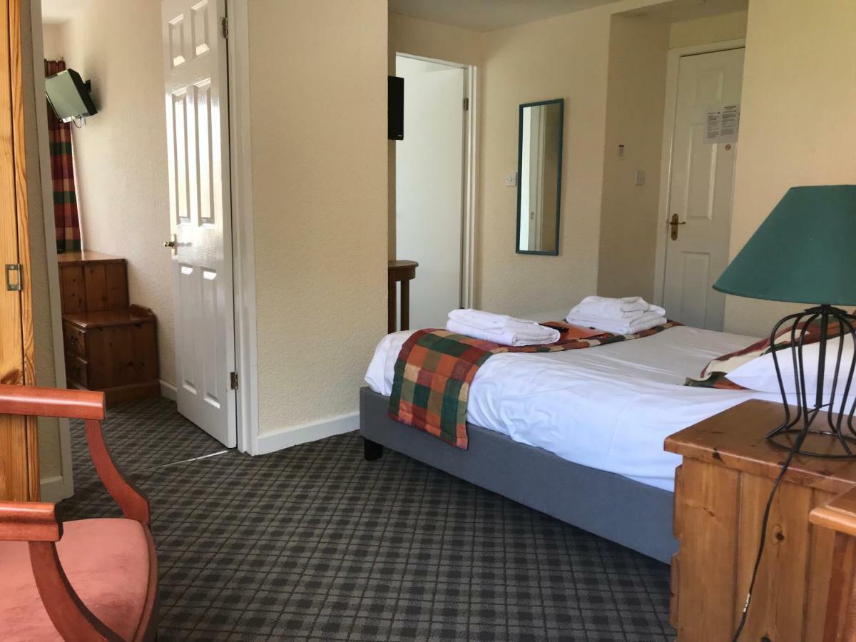 The Sherborne Lodge อิลฟราคูมบ์ ภายนอก รูปภาพ